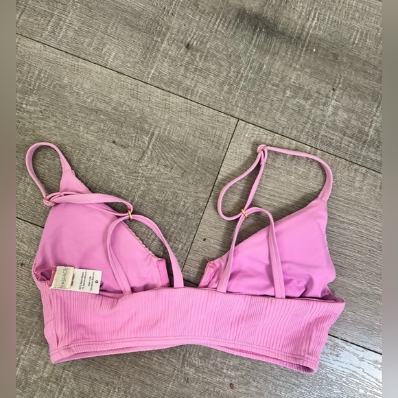 L*Space
Siren V Wire Bikini Top Size M $118 - Picture 4 of 4